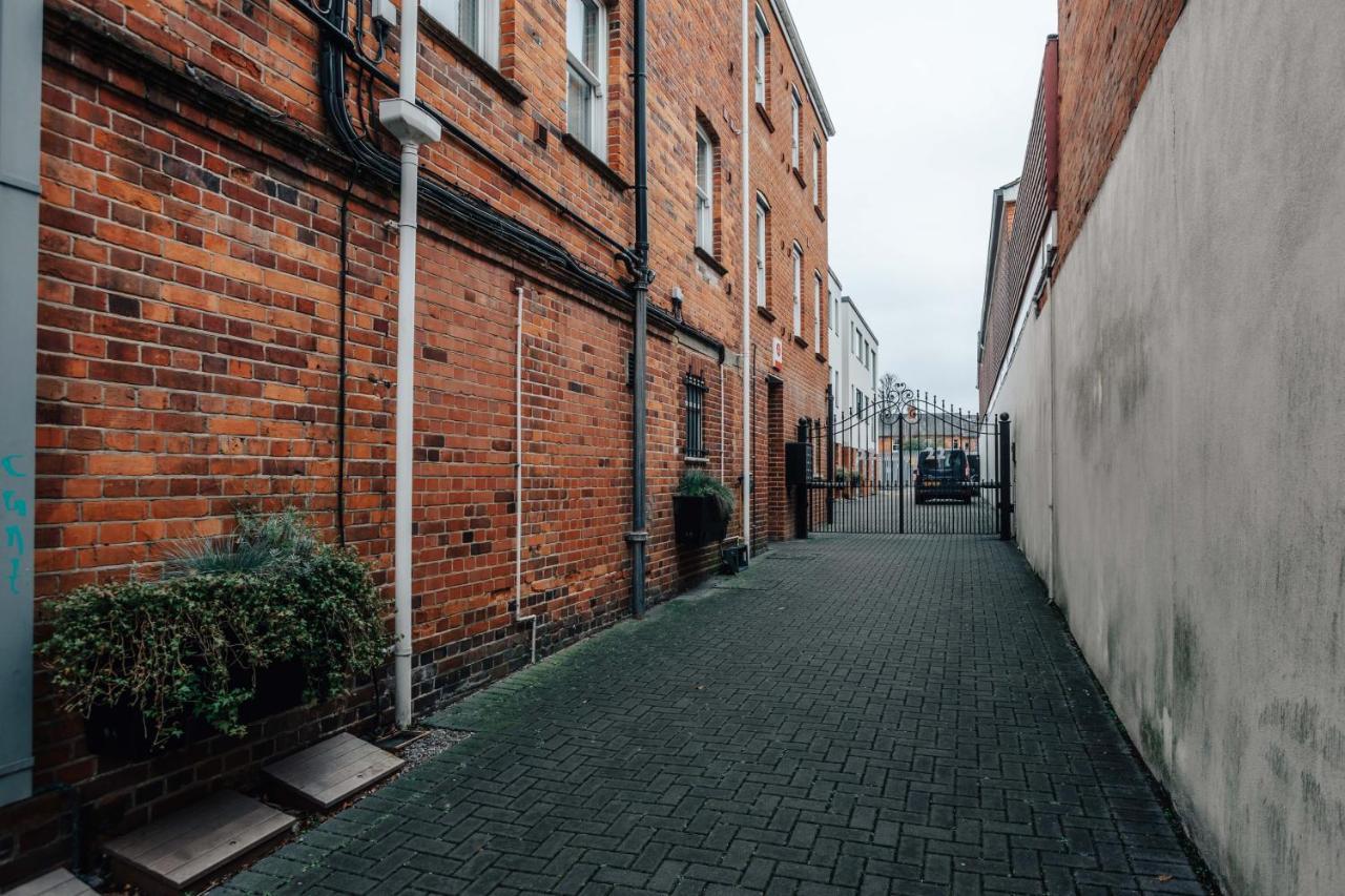 Central Modern Flat For 4-6 & Dedicated Parking Henley-on-Thames Exterior photo