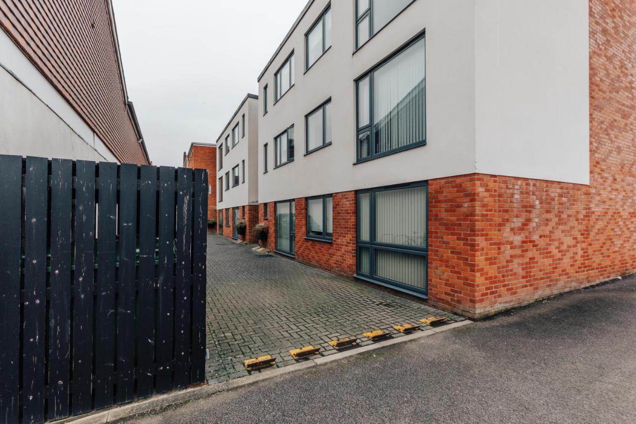Central Modern Flat For 4-6 & Dedicated Parking Henley-on-Thames Exterior photo